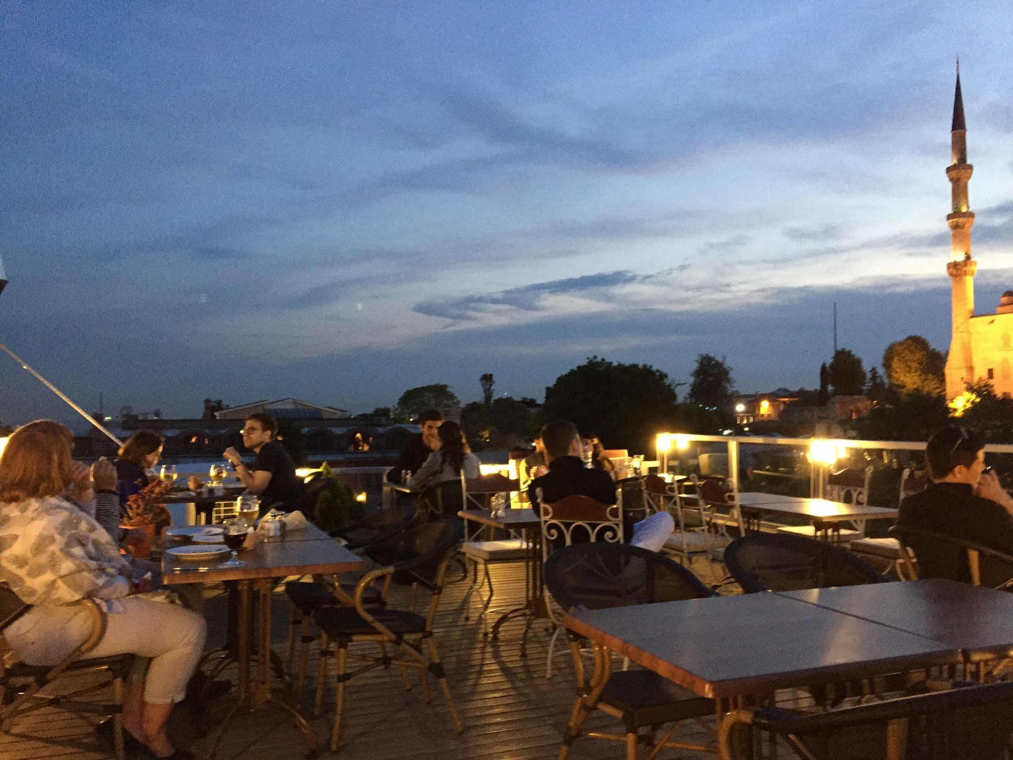 Nobel Hostel Стамбул Экстерьер фото